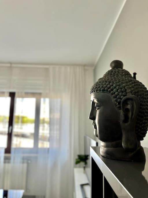 Sun-Kissed Seaside Retreat: Your Pescara Getaway Экстерьер фото